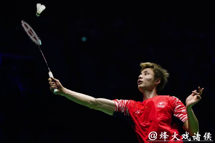 羽联年终总决赛 石宇奇2-0奈良冈功大全胜出线 羽联年终总决赛 石宇奇2-0奈良冈功大全胜出线